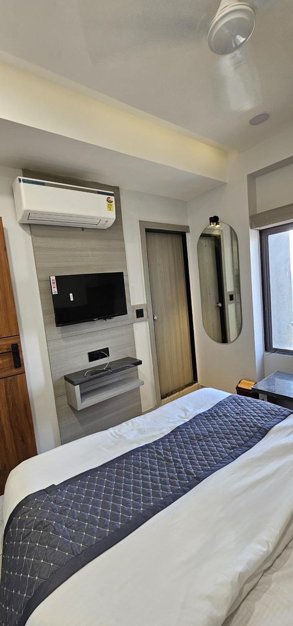 Hotel Allen อาเมดาบัด ภายนอก รูปภาพ