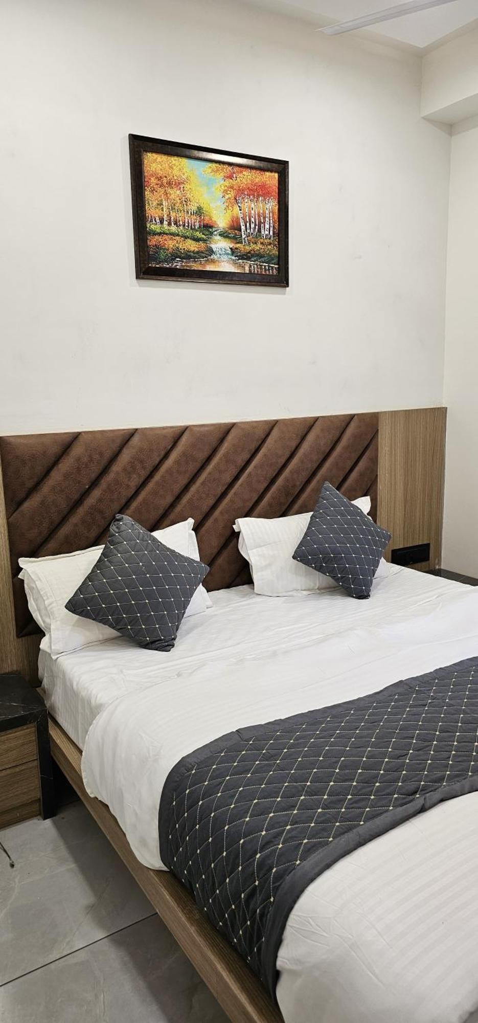Hotel Allen อาเมดาบัด ภายนอก รูปภาพ