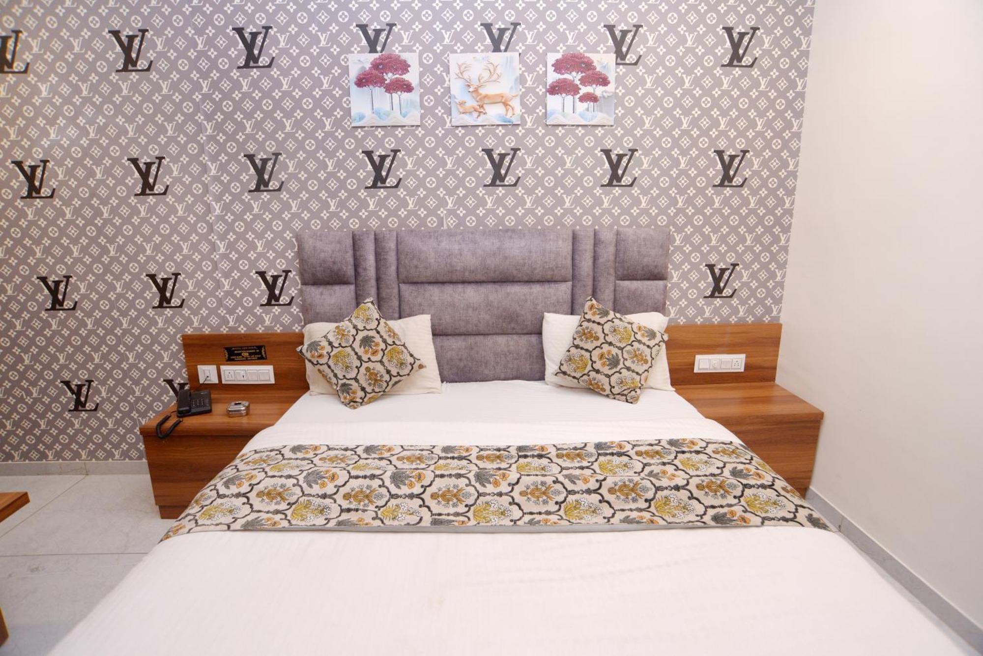 Hotel Allen อาเมดาบัด ภายนอก รูปภาพ
