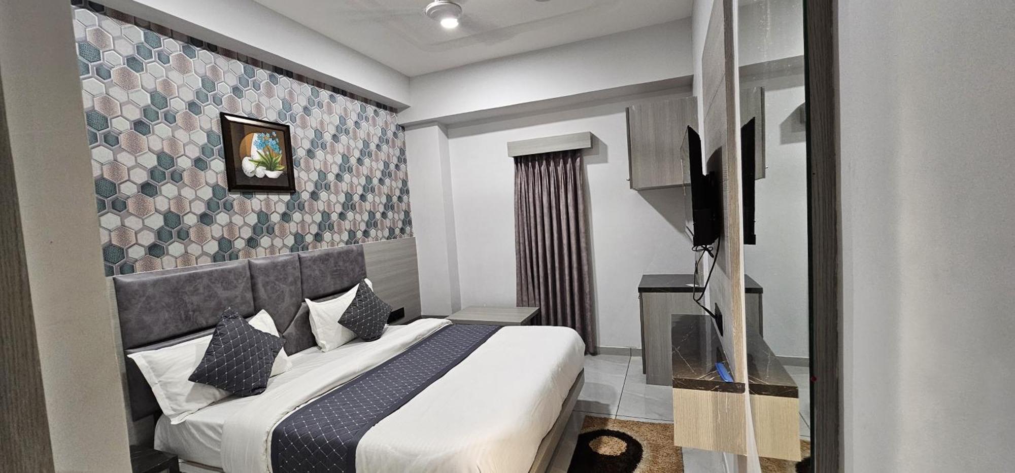 Hotel Allen อาเมดาบัด ภายนอก รูปภาพ
